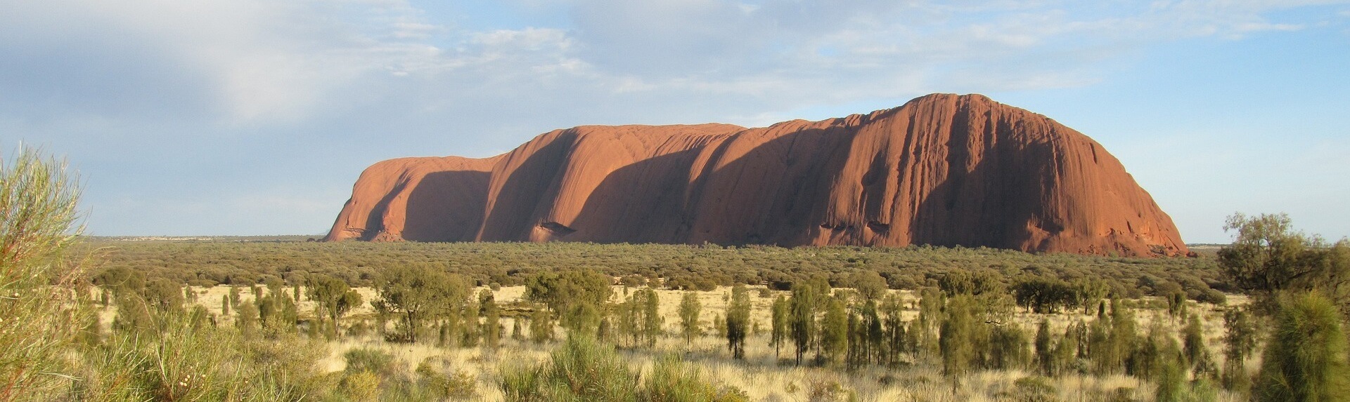 What time is the best to walk around Uluru?