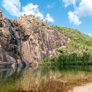 Where should I stay when visiting Kakadu?